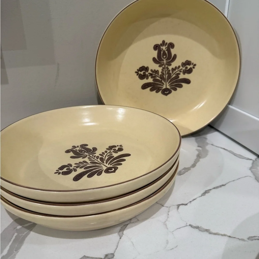 Vintage Pfaltzgraff Village,  Bowl Set 5pc | 4 Soup Bowls + 1 Serving Bowl |